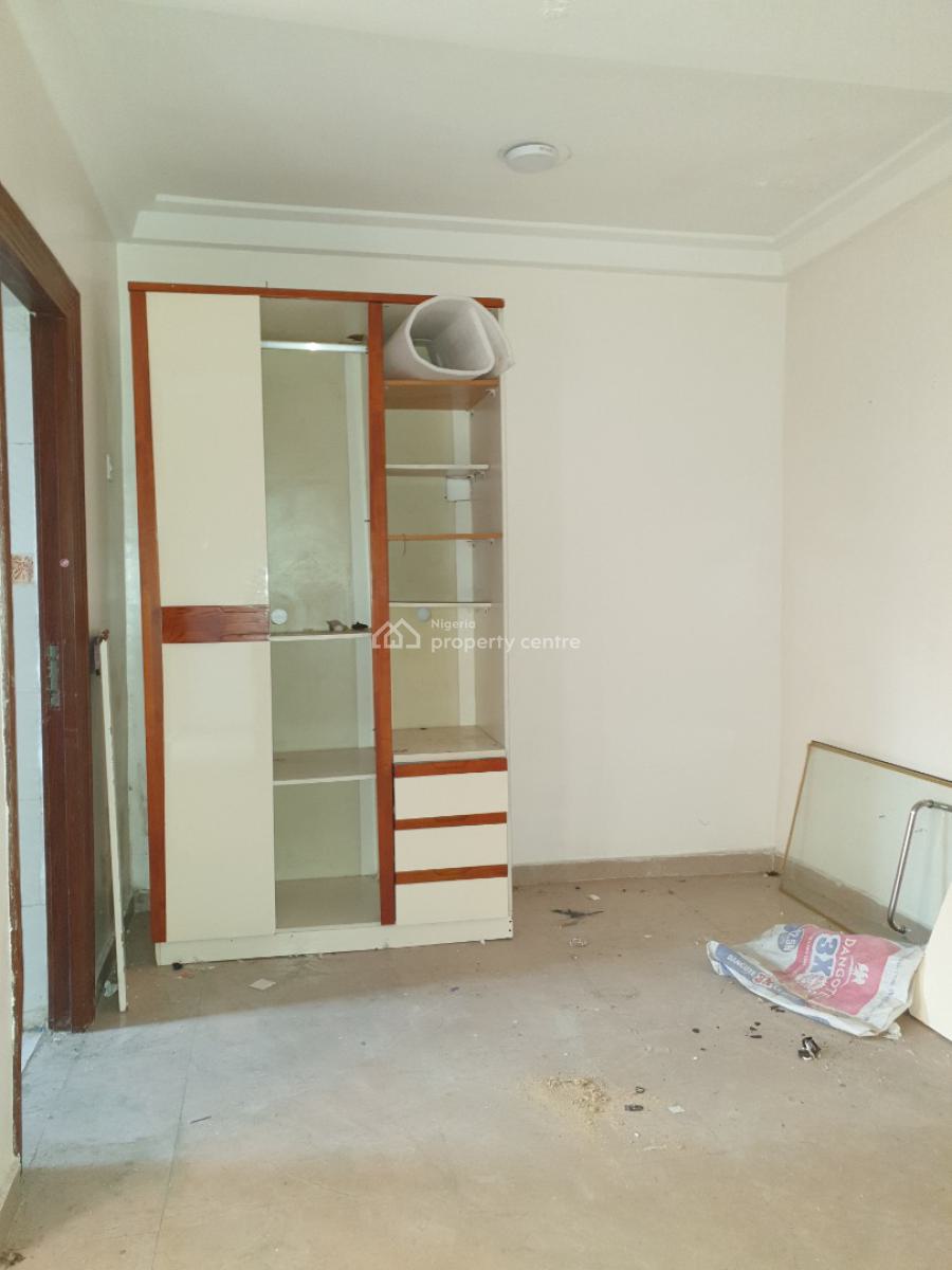 Spacious Self Contain with Kitchen, Spg Ologolo, Lekki, Lagos, Flat / Apartment for Rent