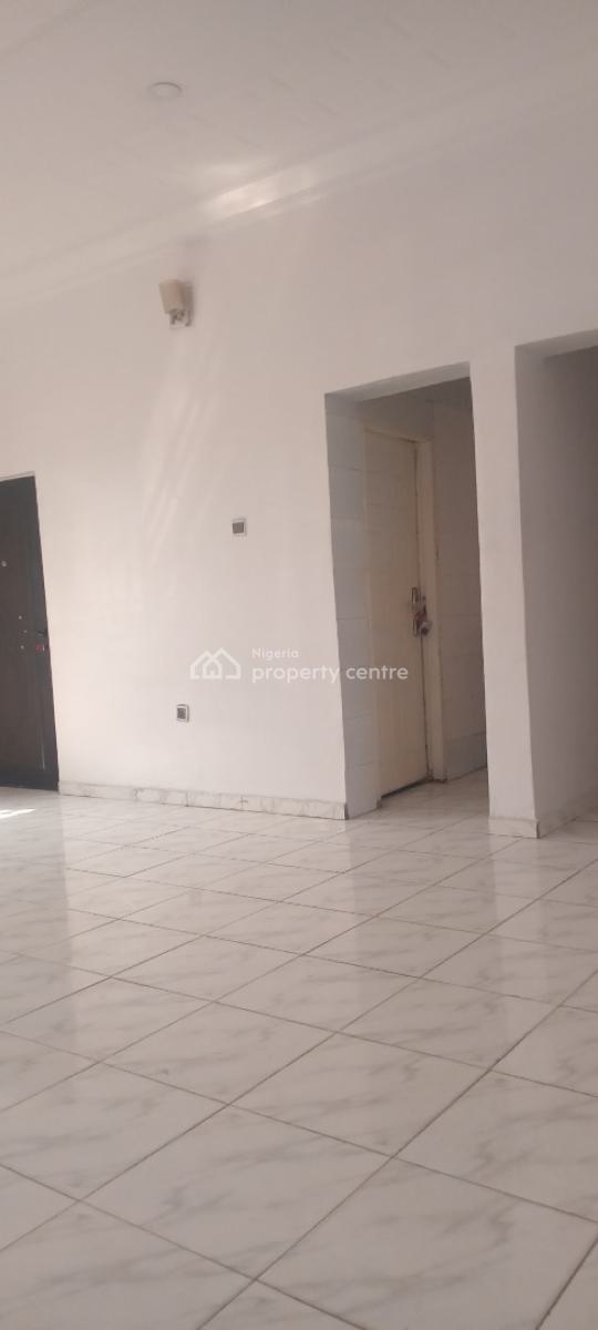 3 Bedroom Flat, Mobil Road, Ilaje, Ajah, Lagos, Flat / Apartment for Rent