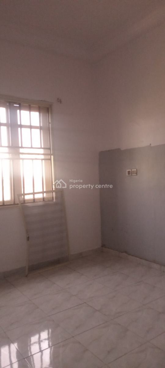 3 Bedroom Flat, Mobil Road, Ilaje, Ajah, Lagos, Flat / Apartment for Rent