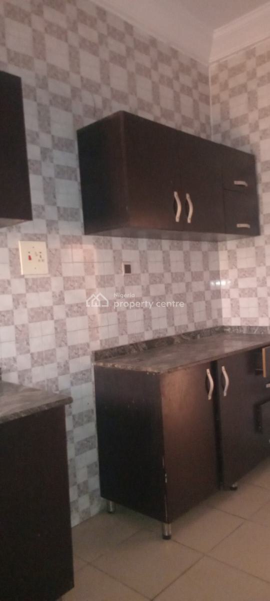 3 Bedroom Flat, Mobil Road, Ilaje, Ajah, Lagos, Flat / Apartment for Rent