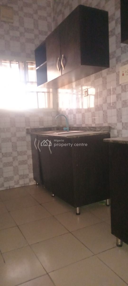 3 Bedroom Flat, Mobil Road, Ilaje, Ajah, Lagos, Flat / Apartment for Rent