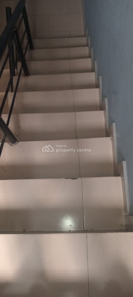 3 Bedroom Flat, Mobil Road, Ilaje, Ajah, Lagos, Flat / Apartment for Rent