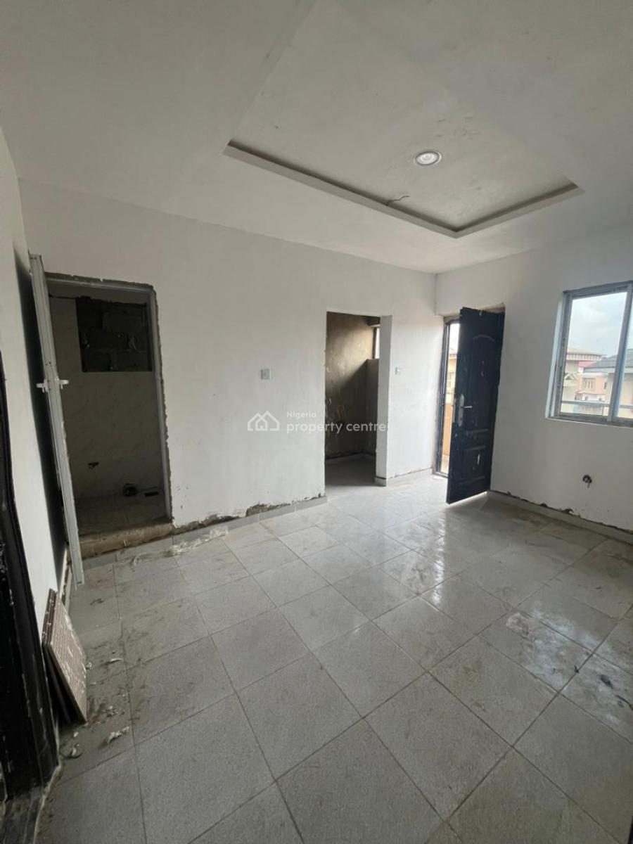 2 Bedroom Apartment, Randle Avenue, Surulere, Lagos, Flat / Apartment for Rent