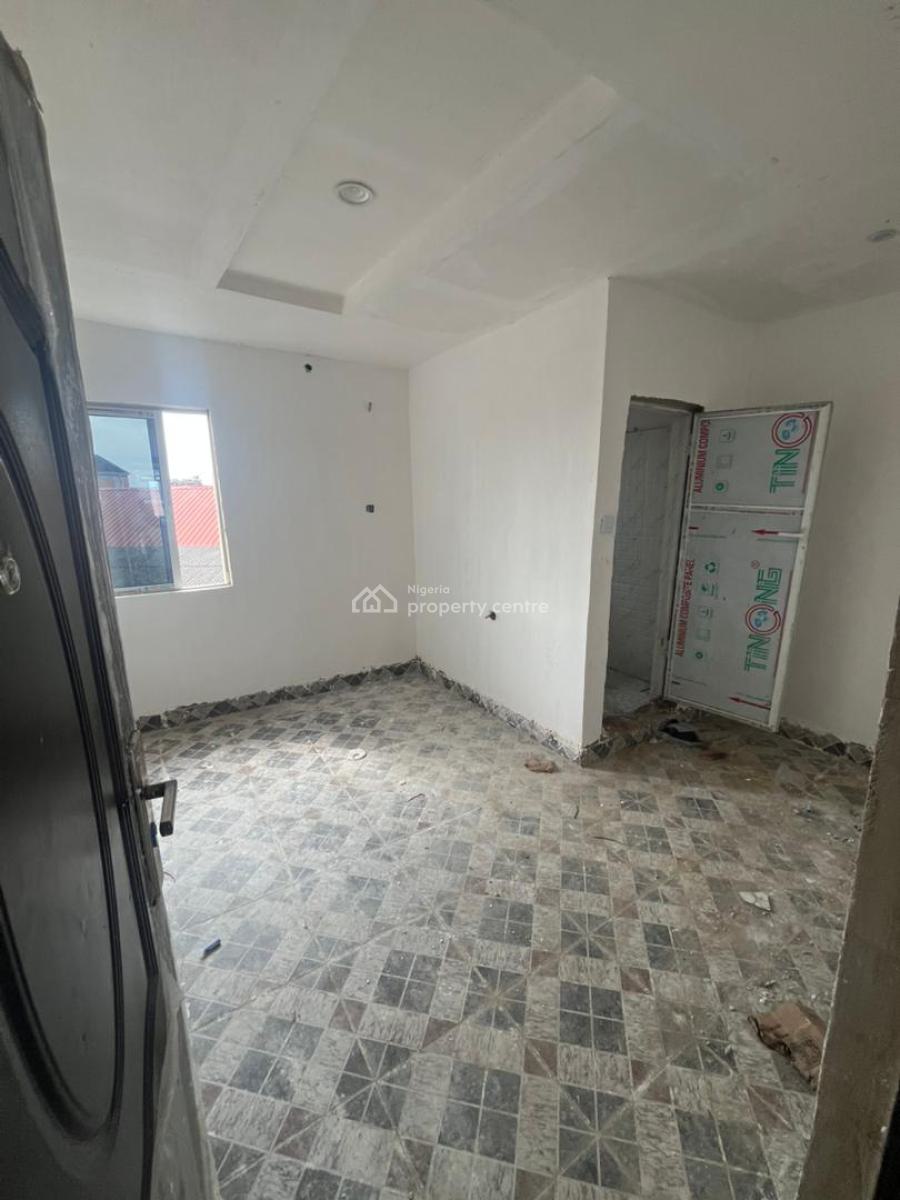 2 Bedroom Apartment, Randle Avenue, Surulere, Lagos, Flat / Apartment for Rent