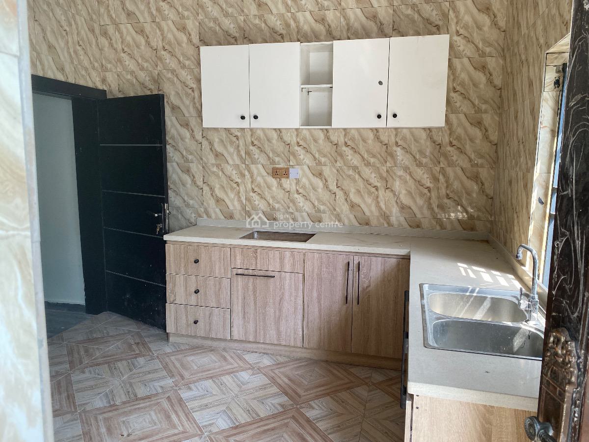 Lovely 3 Bedrooms, Seaside, Badore, Ajah, Lagos, Flat / Apartment for Rent