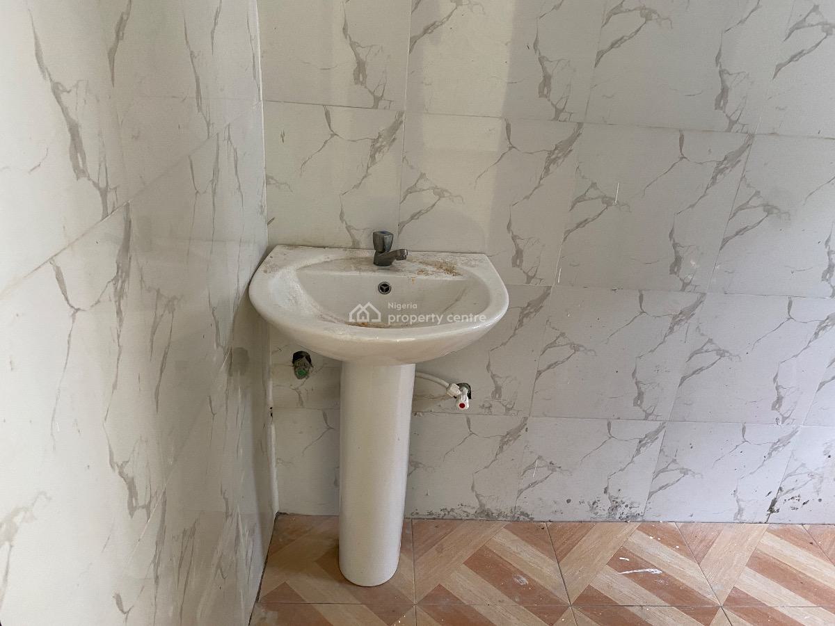 Lovely 3 Bedrooms, Seaside, Badore, Ajah, Lagos, Flat / Apartment for Rent