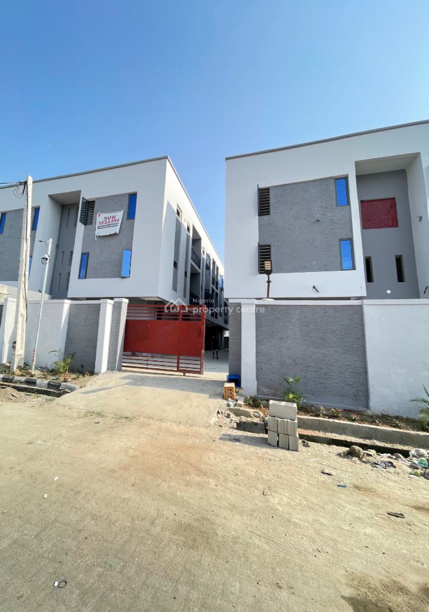 Beautifully Built 2 Bedroom Apartment, Ologolo, Lekki, Lagos, Block of Flats for Sale