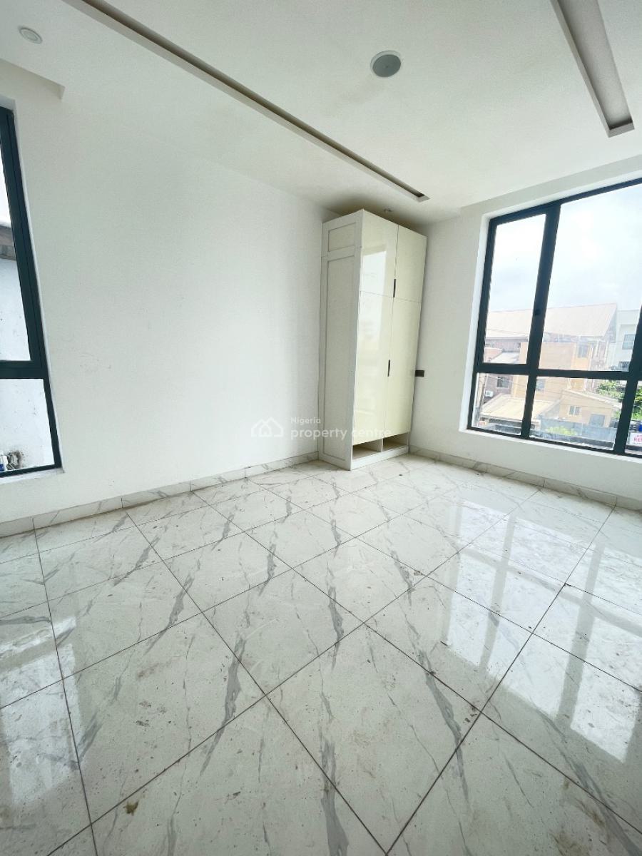 Beautifully Built 2 Bedroom Apartment, Agungi, Lekki, Lagos, Block of Flats for Sale