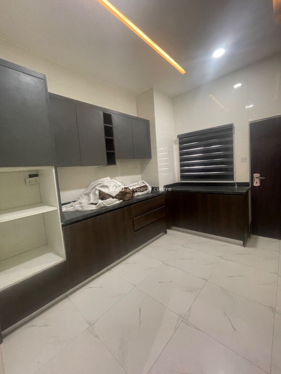 Beautifully Built 2 Bedroom Apartment, Igbo Efon, Lekki, Lagos, Block of Flats for Sale