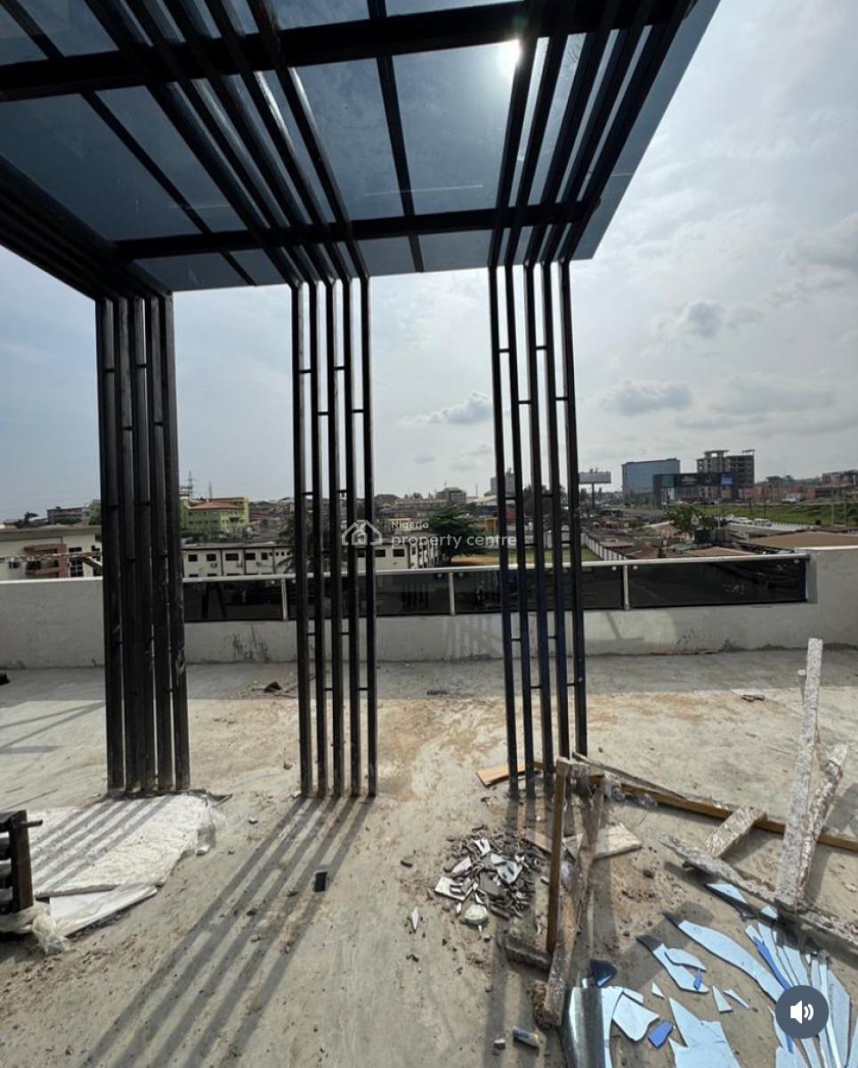 Spaciously Built 3 Bedroom Apartments, Maryland, Lagos, Flat / Apartment for Sale