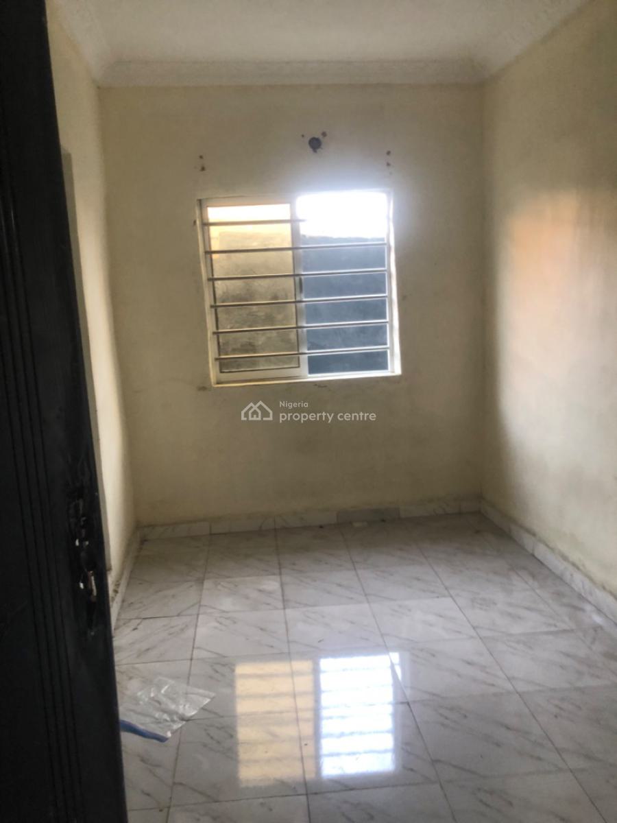 Standard Roosmelf, Shomolu, Lagos, Self Contain (single Rooms) for Rent