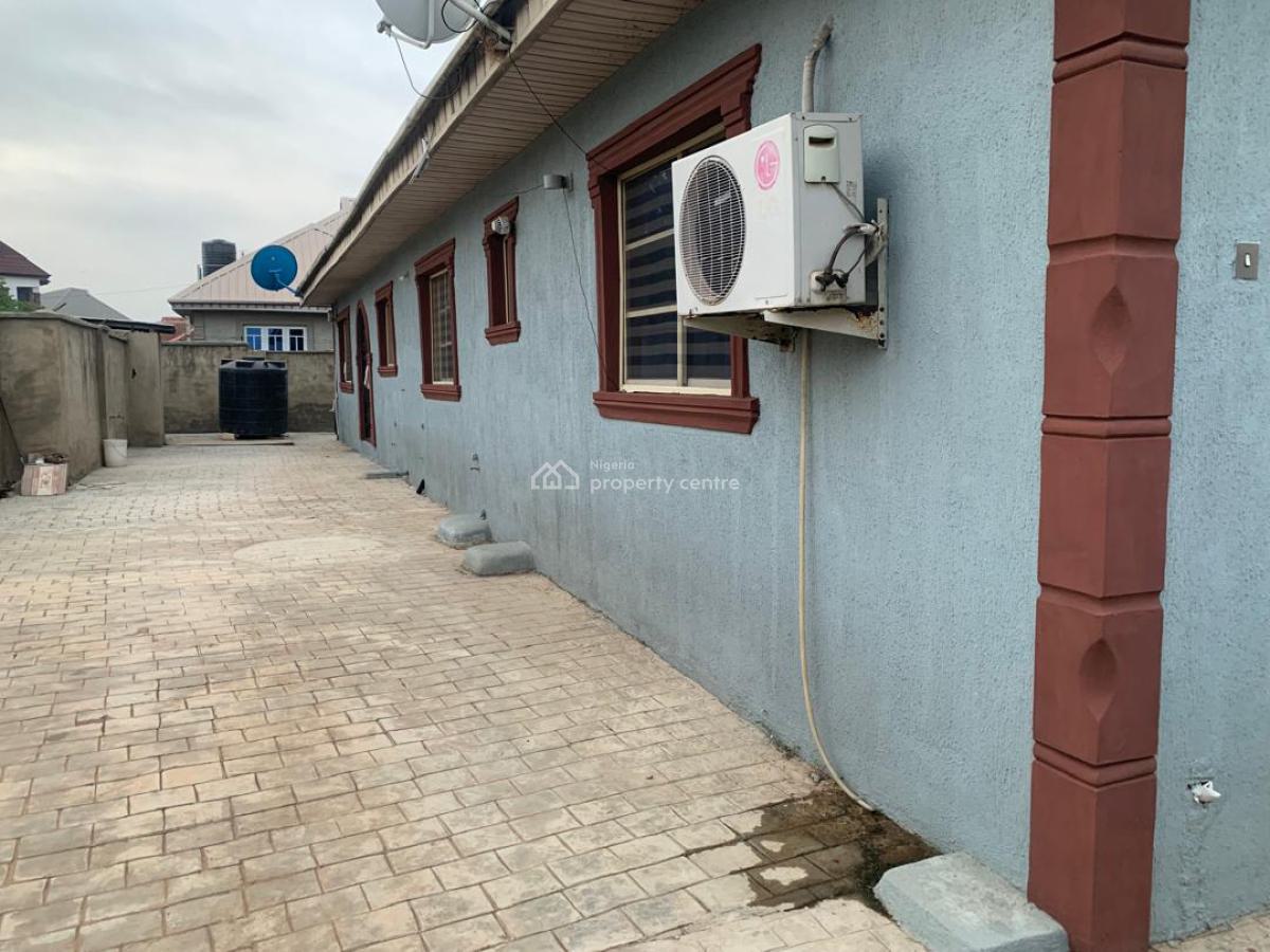 Standard Twin Flat of 2 Bedroom Each with Excellent Facilities, All Saint College Road, Adukanle, Apata, Apata, Ibadan, Oyo, Block of Flats for Sale