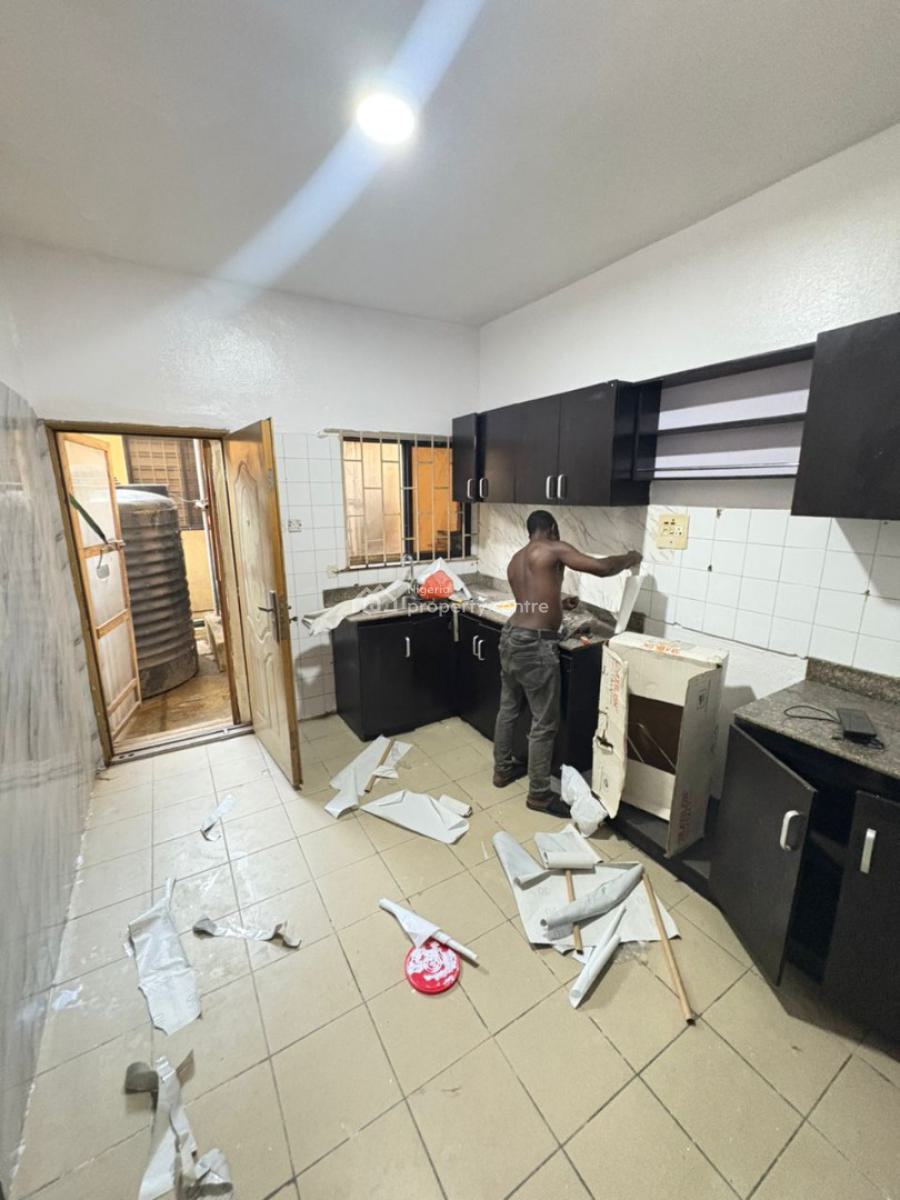 Well Spacious 1 Bedroom Flat with Excellent Facilities, Lekki Phase 1, Lekki, Lagos, Mini Flat (room and Parlour) for Rent