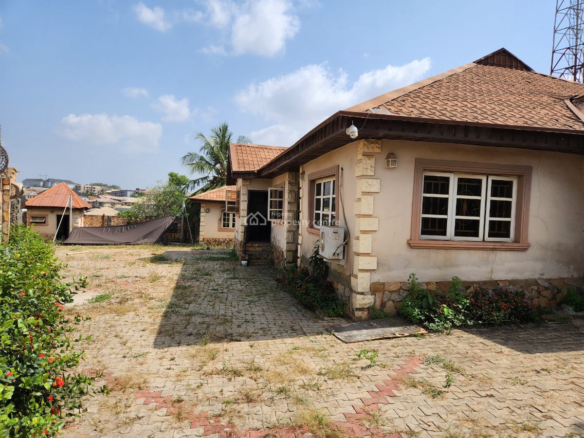 Strategic 3 Bedroom Bungalow with a Bq Near The Road, Olusoji Avenue Near Akala Express, Oluyole Extension Ibadan, Ibadan, Oyo, Detached Bungalow for Sale