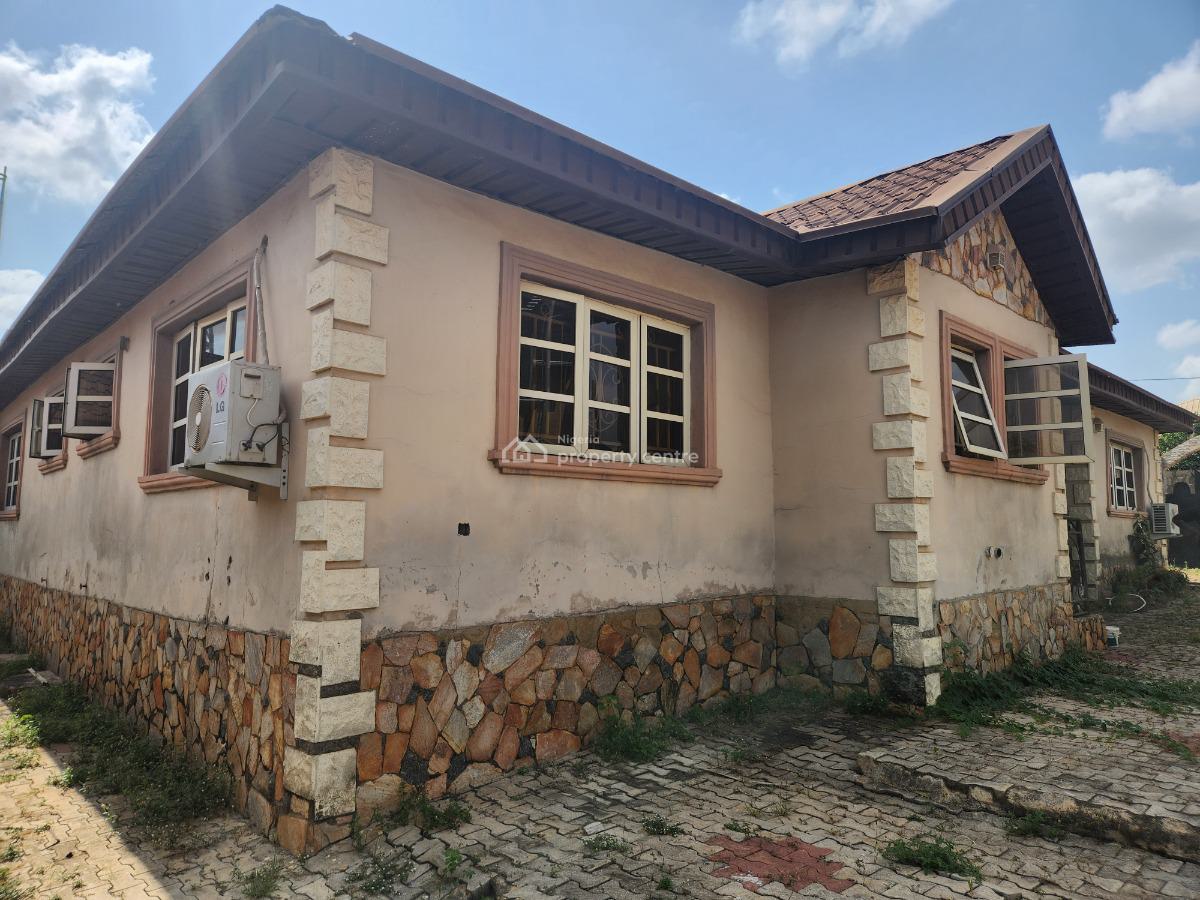 Strategic 3 Bedroom Bungalow with a Bq Near The Road, Olusoji Avenue Near Akala Express, Oluyole Extension Ibadan, Ibadan, Oyo, Detached Bungalow for Sale