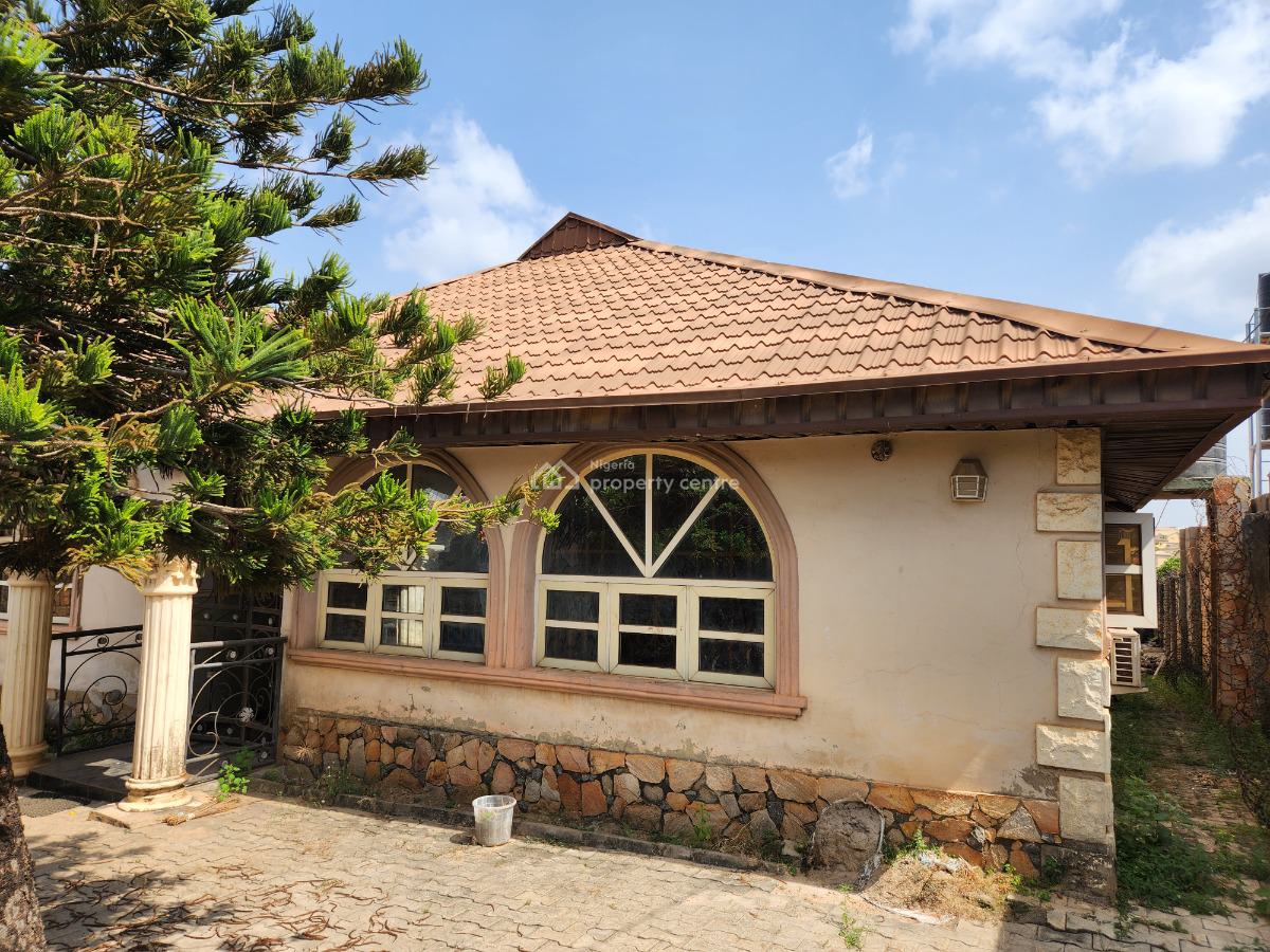 Strategic 3 Bedroom Bungalow with a Bq Near The Road, Olusoji Avenue Near Akala Express, Oluyole Extension Ibadan, Ibadan, Oyo, Detached Bungalow for Sale