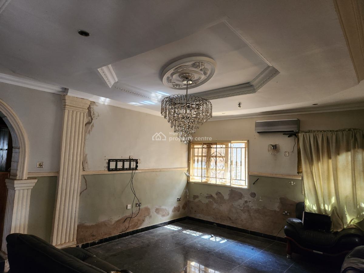 Strategic 3 Bedroom Bungalow with a Bq Near The Road, Olusoji Avenue Near Akala Express, Oluyole Extension Ibadan, Ibadan, Oyo, Detached Bungalow for Sale