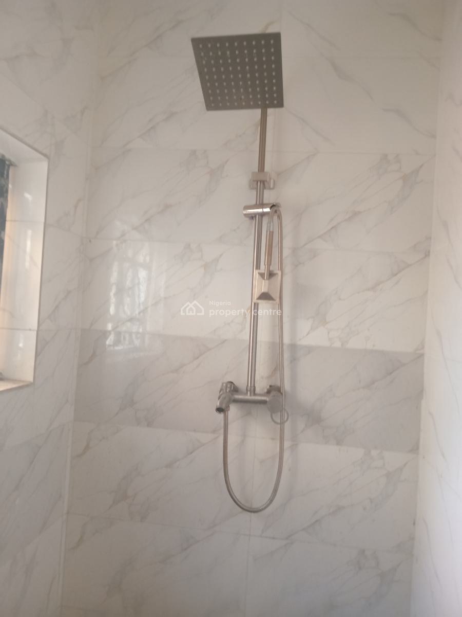 a Luxurious Standard Bq Apartment in a Topnotch Estate, Chevron Drive Lagos State, Lekki, Lagos, Self Contain (single Rooms) for Rent