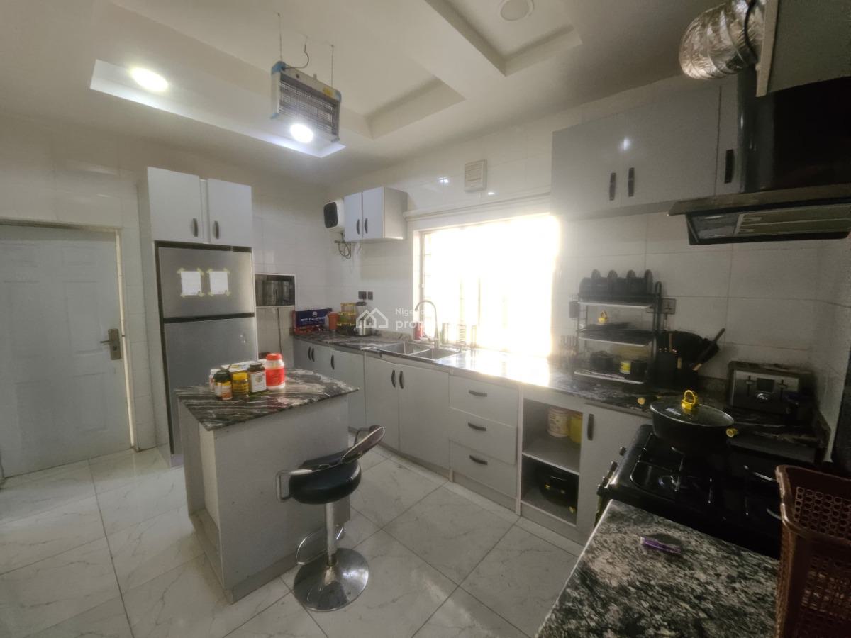 3 Bedroom Flat, By New Shafa Filling Station, Lugbe District, Abuja, Flat / Apartment for Rent