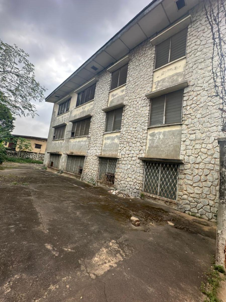 a Structured Tenement Building of 3 Floors, Behind Ajimobi Mosque Oke Ado, Oke Ado, Ibadan, Oyo, Commercial Property for Sale