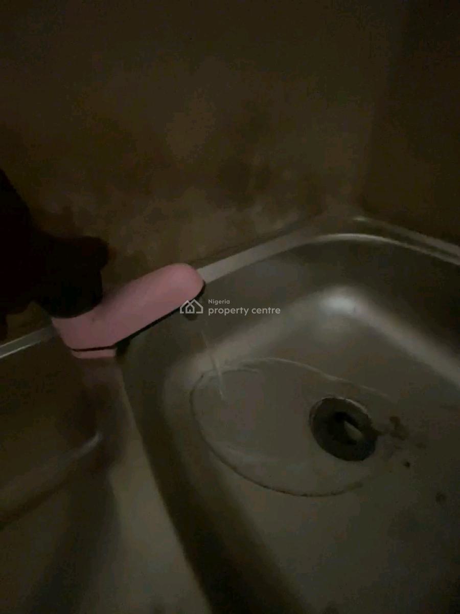 a Studio Apartment, Off Morocco Road, Shomolu, Lagos, Self Contain (single Rooms) for Rent