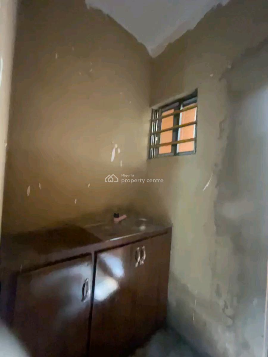 a Studio Apartment, Off Morocco Road, Shomolu, Lagos, Self Contain (single Rooms) for Rent