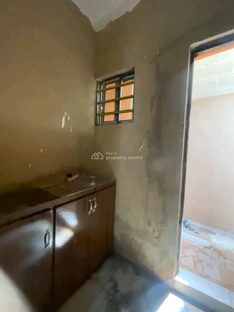 a Studio Apartment, Off Morocco Road, Shomolu, Lagos, Self Contain (single Rooms) for Rent