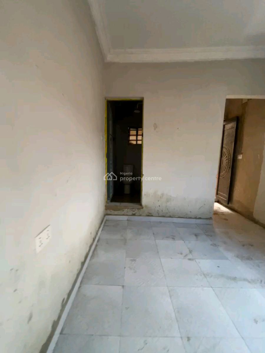 a Studio Apartment, Off Morocco Road, Shomolu, Lagos, Self Contain (single Rooms) for Rent