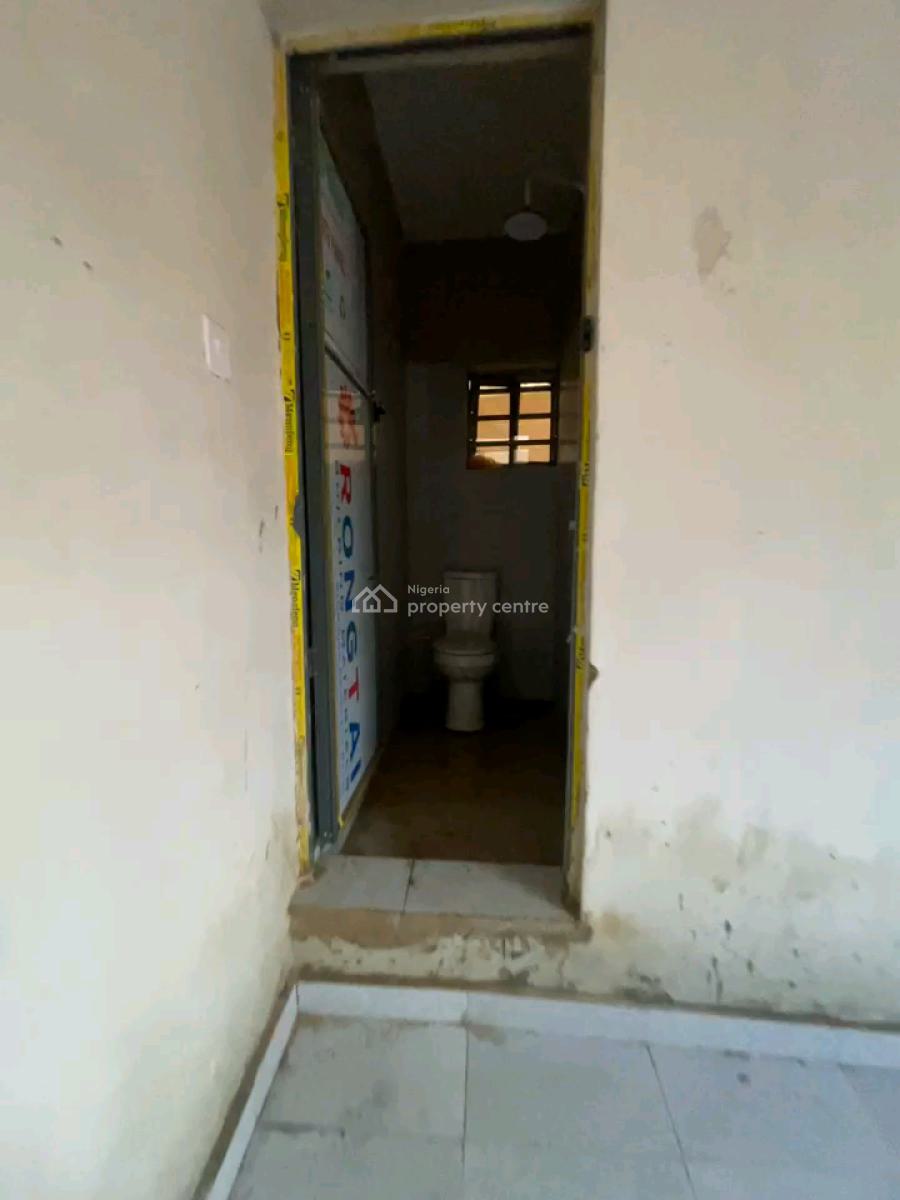 a Studio Apartment, Off Morocco Road, Shomolu, Lagos, Self Contain (single Rooms) for Rent