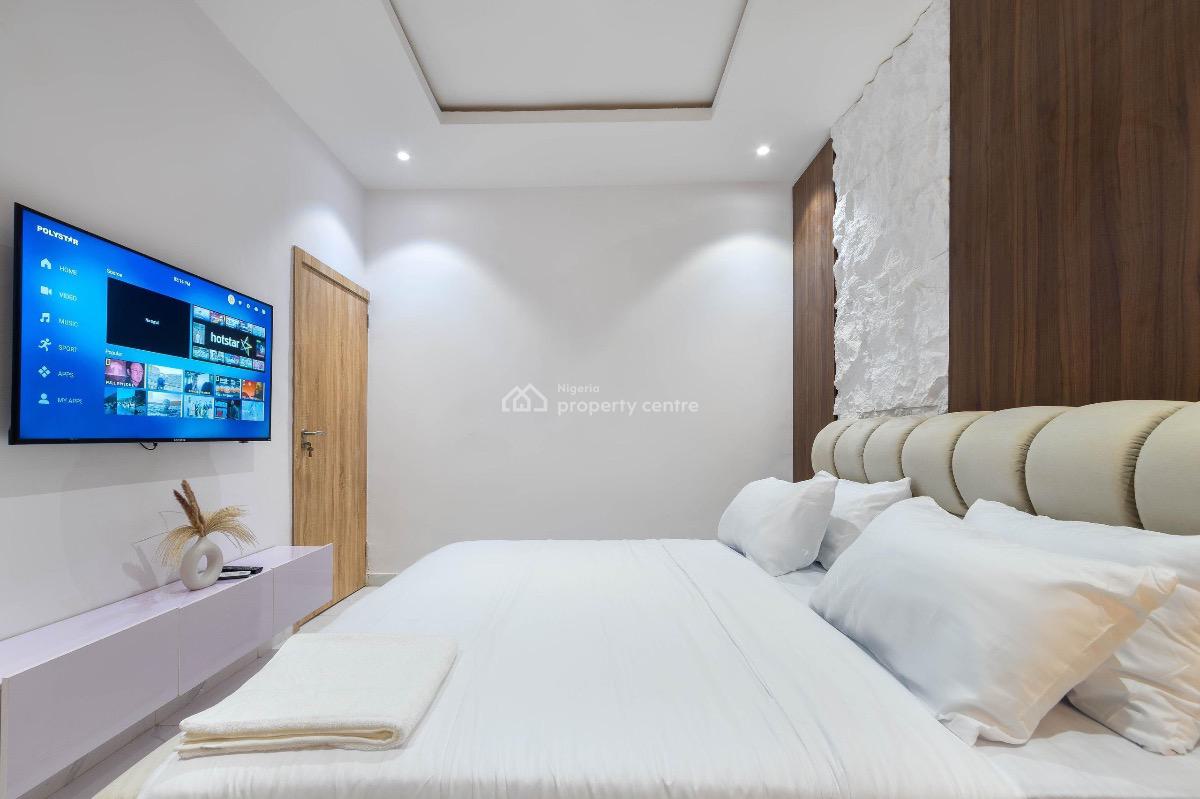 Luxury 2 Bedroom Waterfront Apartment with Snooker Board, Swimming, Lekki Phase 1, Lekki, Lagos, Flat / Apartment Short Let