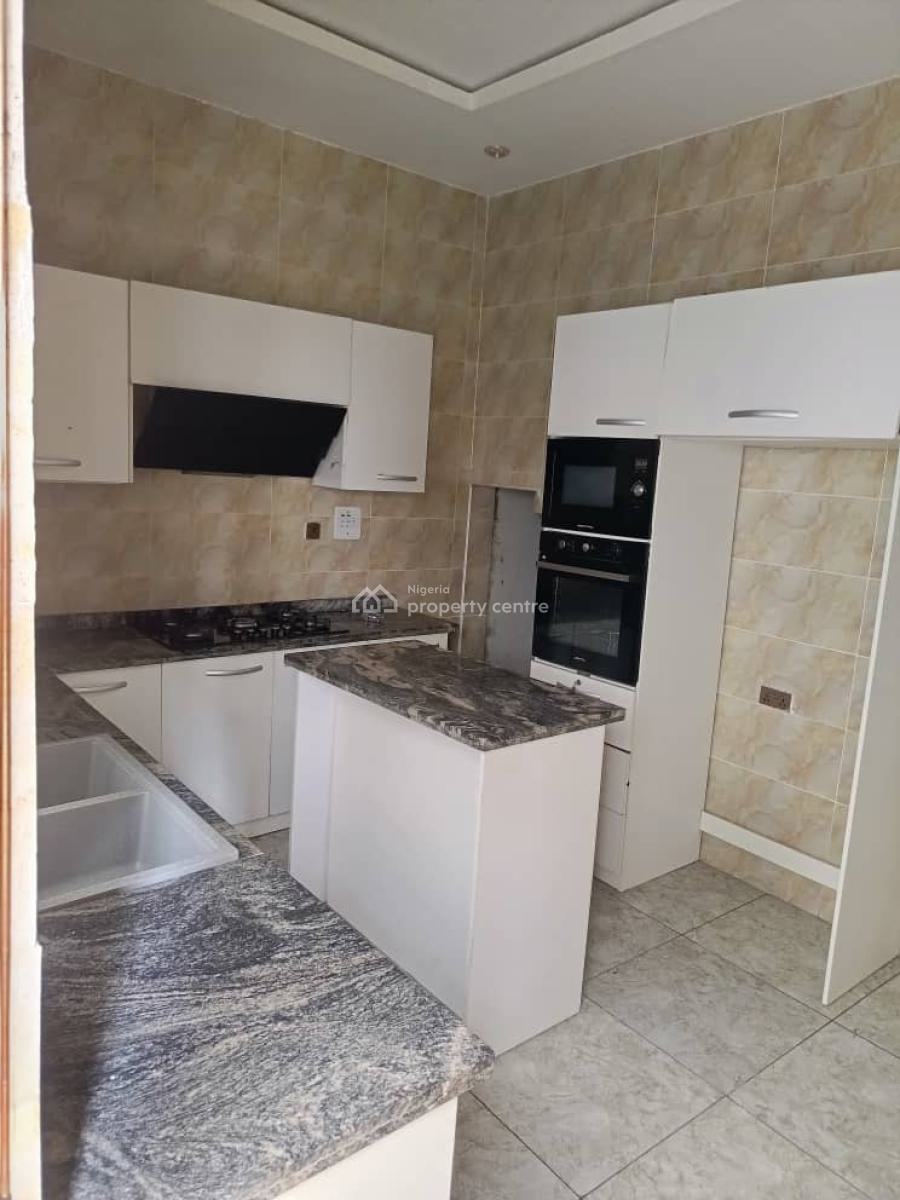 Master Bedroom Shared Apartment with Excellent Features, Orchid Road, Lekki, Lagos, Flat / Apartment for Rent