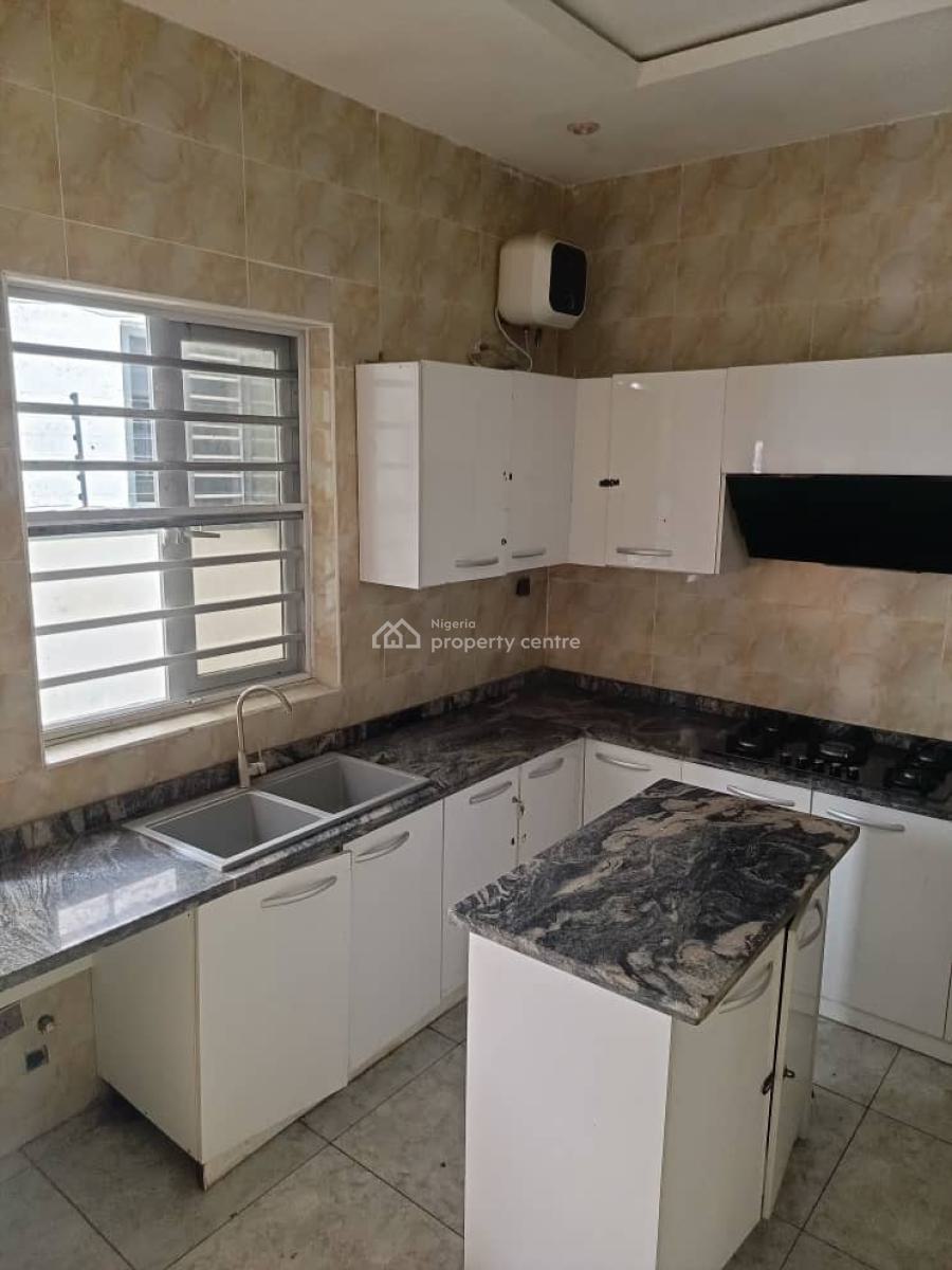 Master Bedroom Shared Apartment with Excellent Features, Orchid Road, Lekki, Lagos, Flat / Apartment for Rent