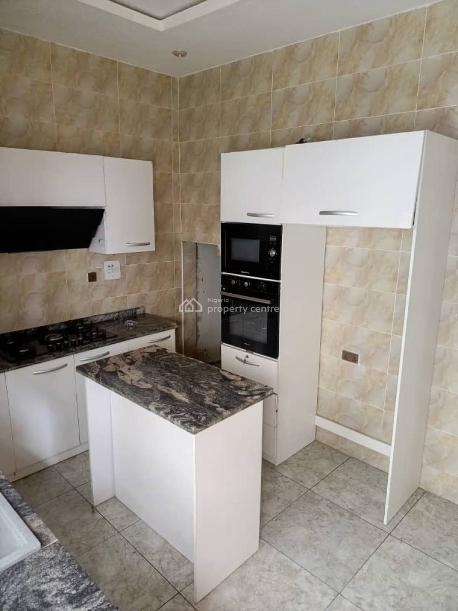 Master Bedroom Shared Apartment with Excellent Features, Orchid Road, Lekki, Lagos, Flat / Apartment for Rent