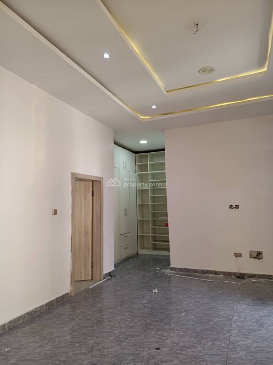 Master Bedroom Shared Apartment with Excellent Features, Orchid Road, Lekki, Lagos, Flat / Apartment for Rent