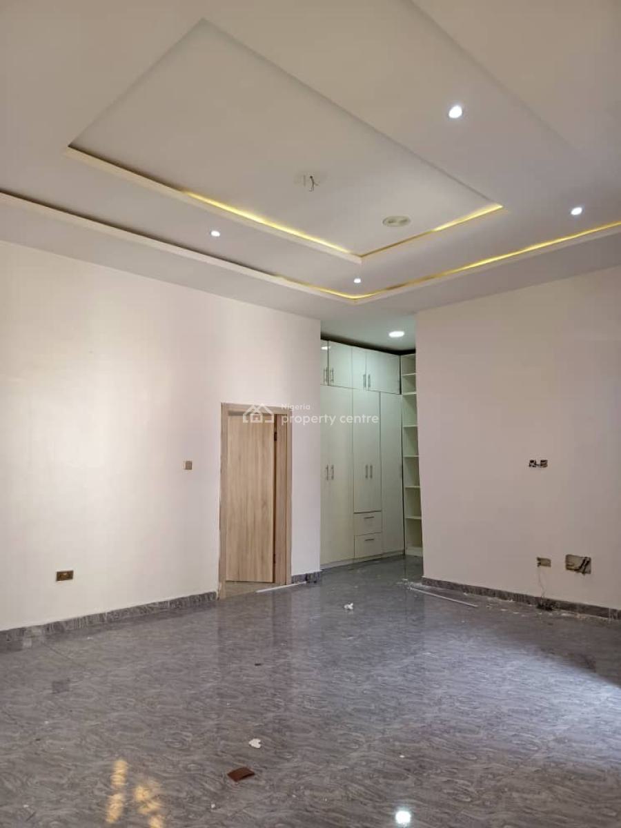 Master Bedroom Shared Apartment with Excellent Features, Orchid Road, Lekki, Lagos, Flat / Apartment for Rent