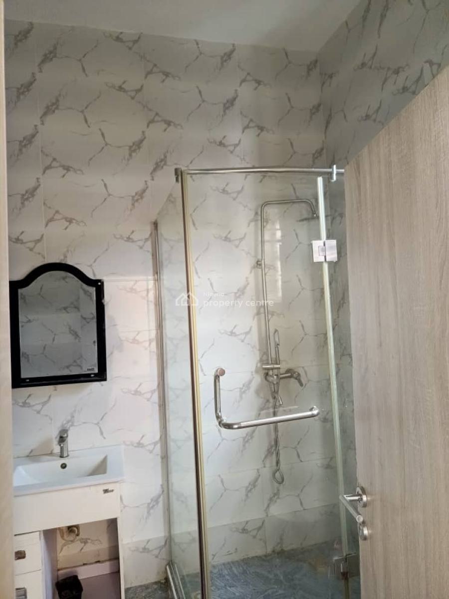 Master Bedroom Shared Apartment with Excellent Features, Orchid Road, Lekki, Lagos, Flat / Apartment for Rent