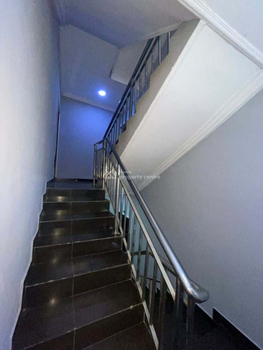 Very Clean 3 Bedroom Flat Apartment at Ikate, Ikate Lekki, Lekki, Lagos, Block of Flats for Sale