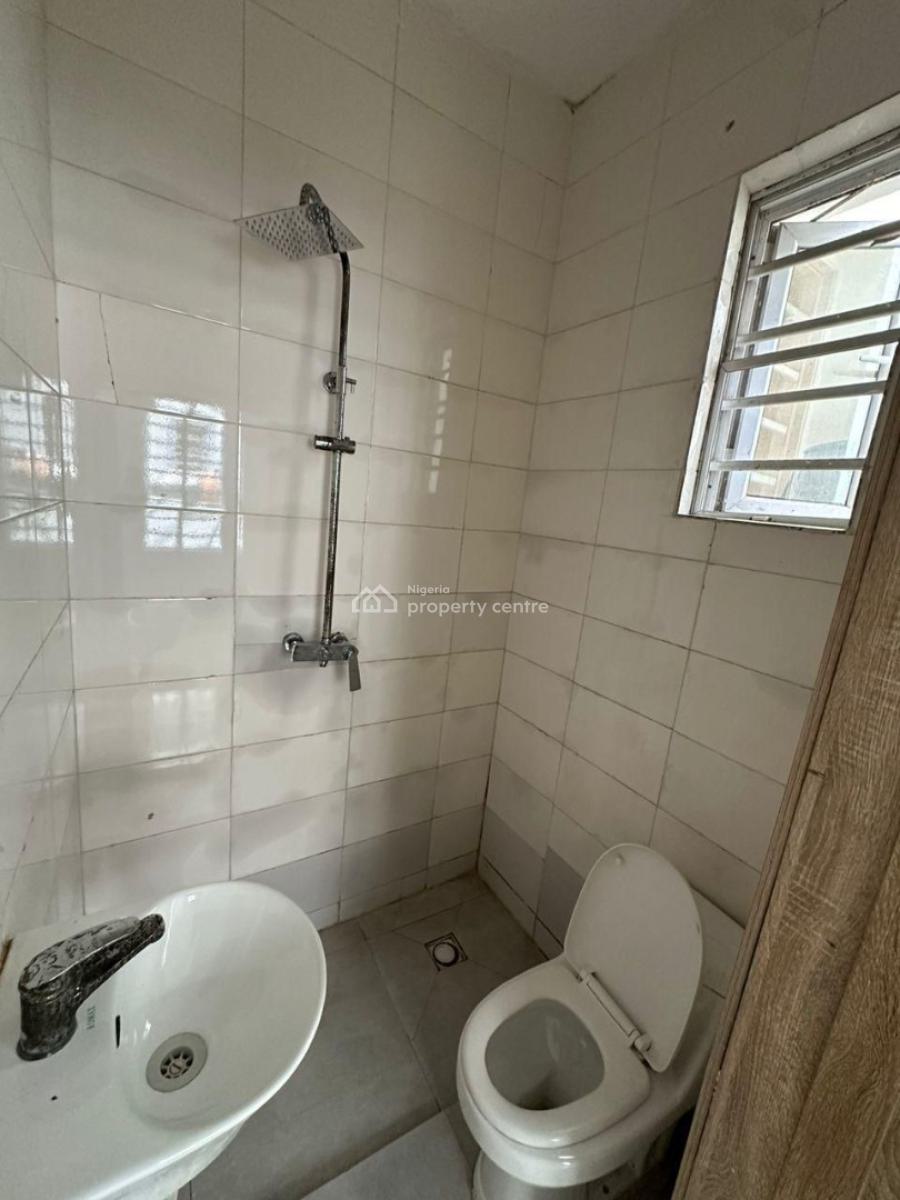 Portable Room Ina Shared Apartment Upstairs, Royal Pine Estate, Orchid Road, Eleganza Bus-stop, Lekki Phase 2, Lekki, Lagos, Flat / Apartment for Rent