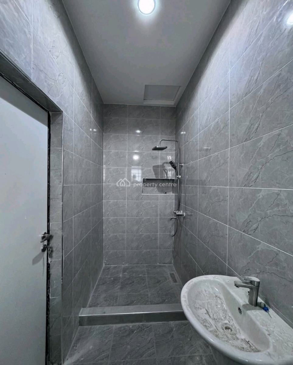 7 Bedroom Detached Duplex ( Stand Alone)  ️price: N600m, Utako, Abuja, House for Sale