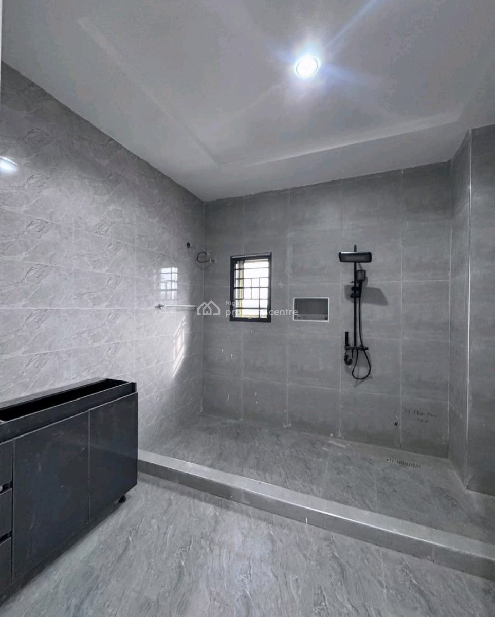 7 Bedroom Detached Duplex ( Stand Alone)  ️price: N600m, Utako, Abuja, House for Sale