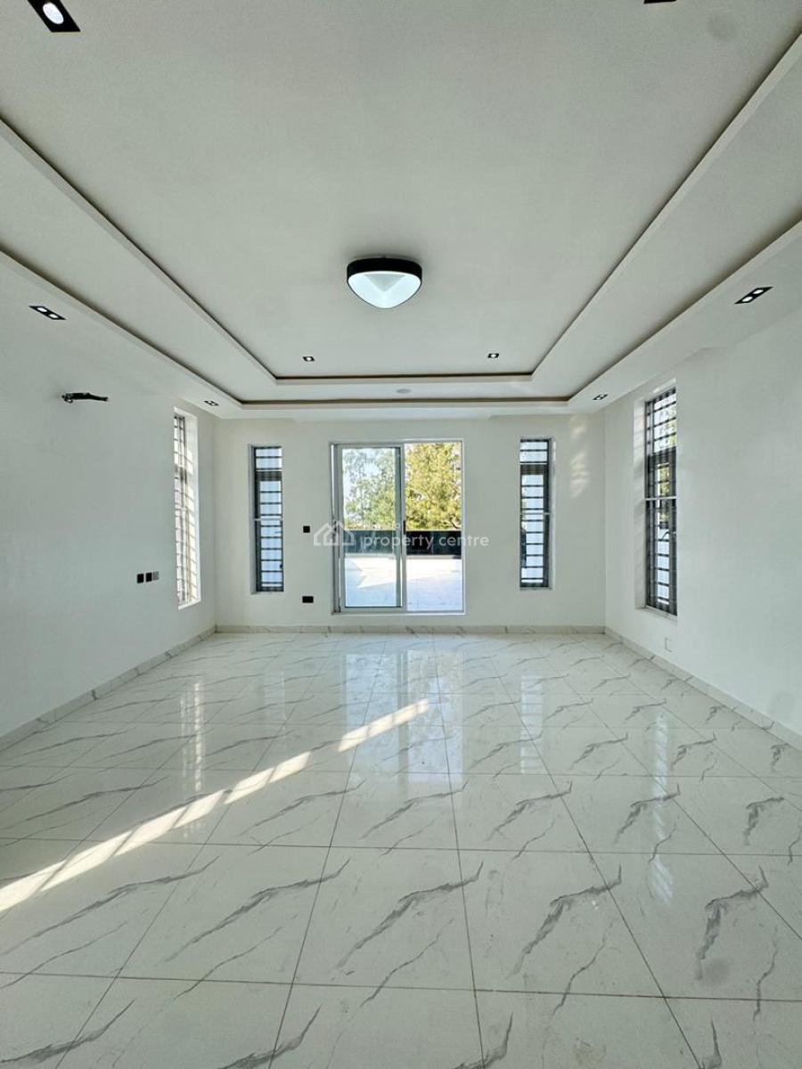 Luxurious 5 Beds Duplex with a Pool  Location: Lekki County, Lekki, Lekki, Lagos, Detached Duplex for Sale