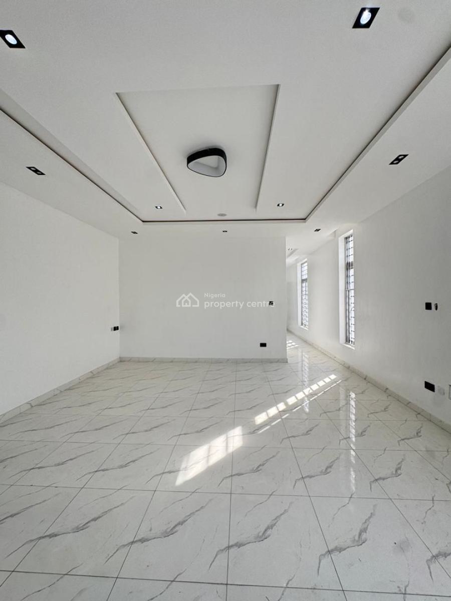 Luxurious 5 Beds Duplex with a Pool  Location: Lekki County, Lekki, Lekki, Lagos, Detached Duplex for Sale