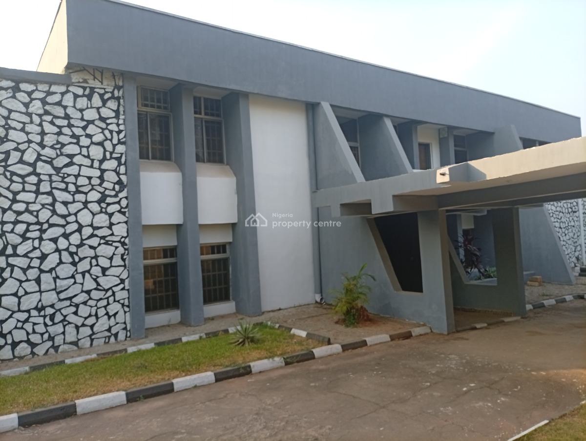 Well Renovated 9 Bedrooms Detached Duplex, Asokoro District, Abuja, Detached Duplex for Rent