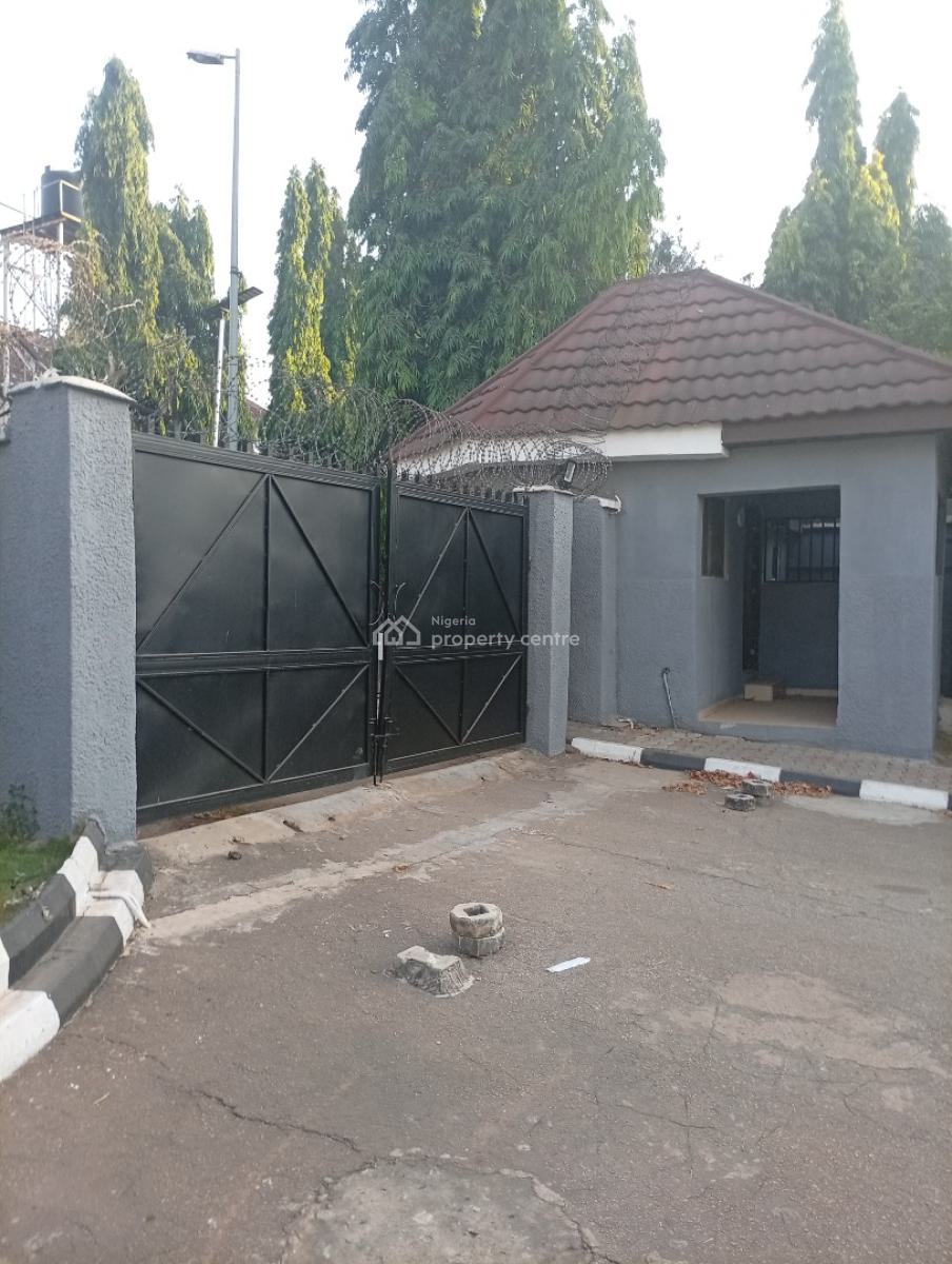 Well Renovated 9 Bedrooms Detached Duplex, Asokoro District, Abuja, Detached Duplex for Rent