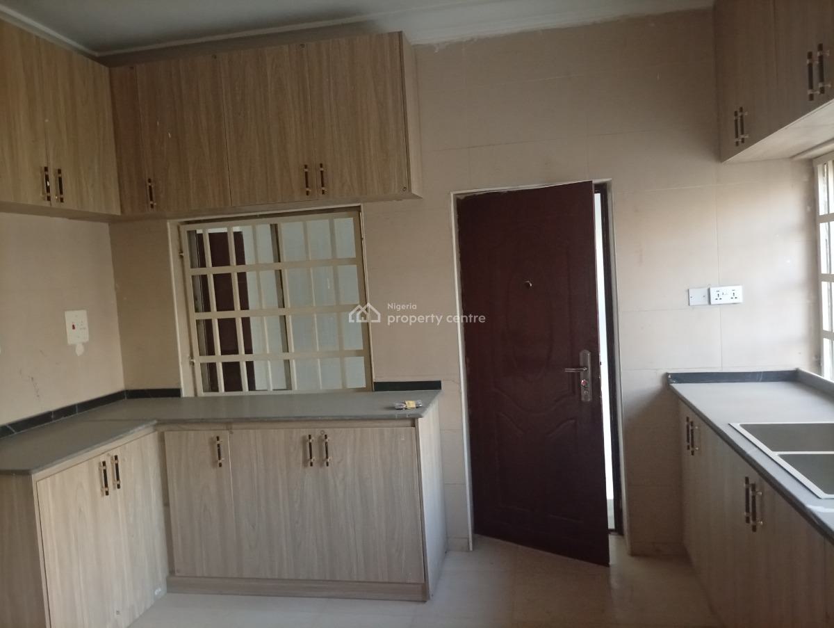 Well Renovated 9 Bedrooms Detached Duplex, Asokoro District, Abuja, Detached Duplex for Rent
