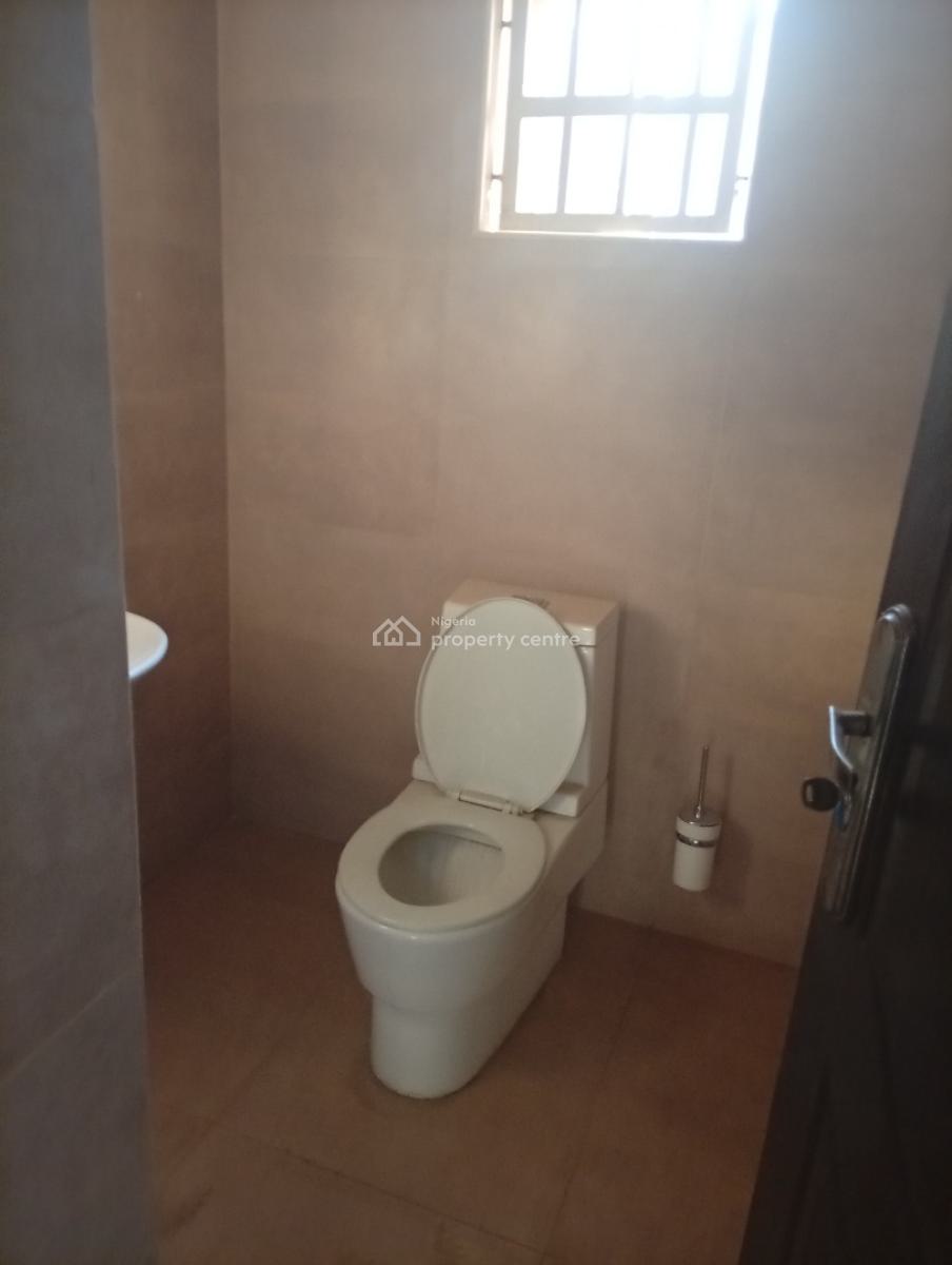 Well Renovated 9 Bedrooms Detached Duplex, Asokoro District, Abuja, Detached Duplex for Rent