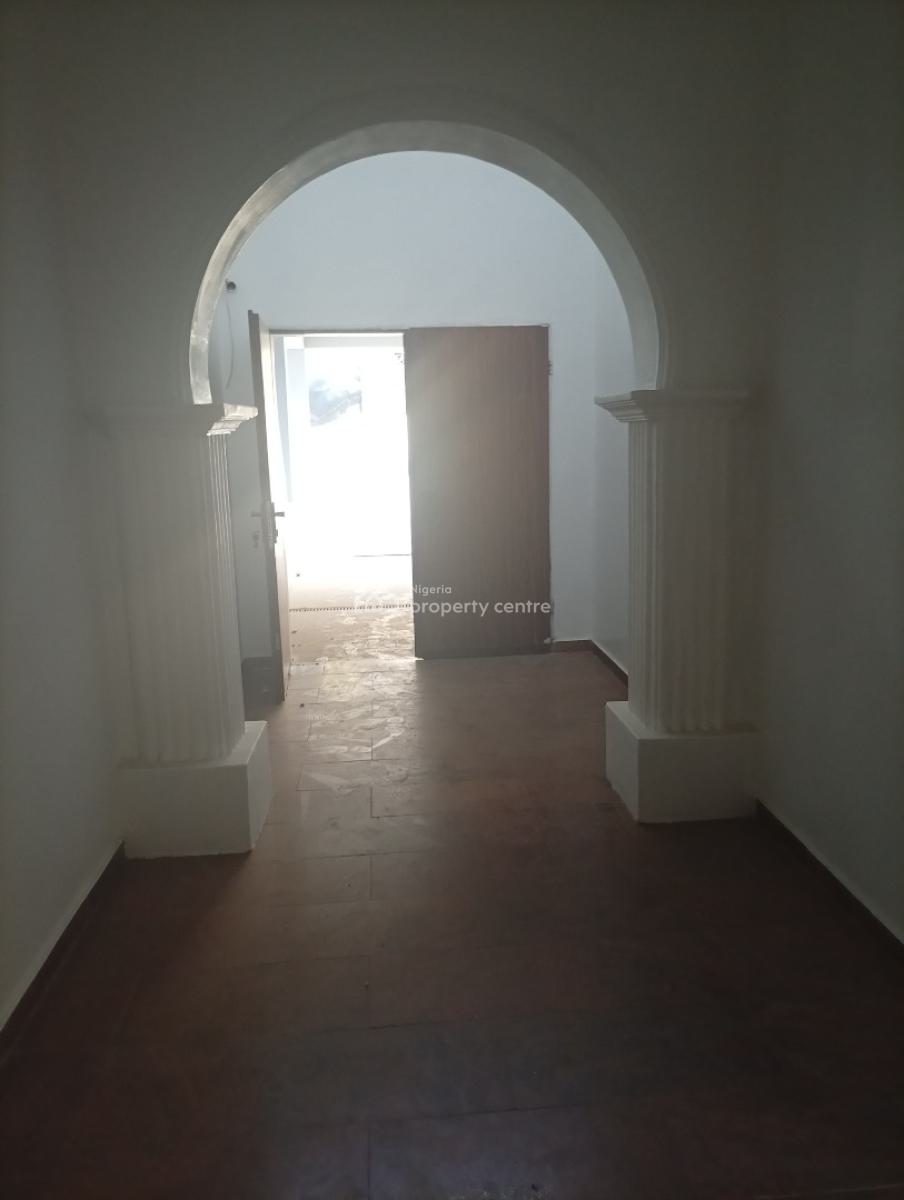 Well Renovated 9 Bedrooms Detached Duplex, Asokoro District, Abuja, Detached Duplex for Rent