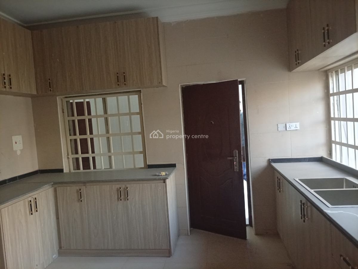 Well Renovated 9 Bedrooms Detached Duplex, Asokoro District, Abuja, Detached Duplex for Rent