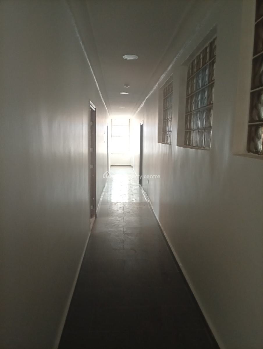 Well Renovated 9 Bedrooms Detached Duplex, Asokoro District, Abuja, Detached Duplex for Rent