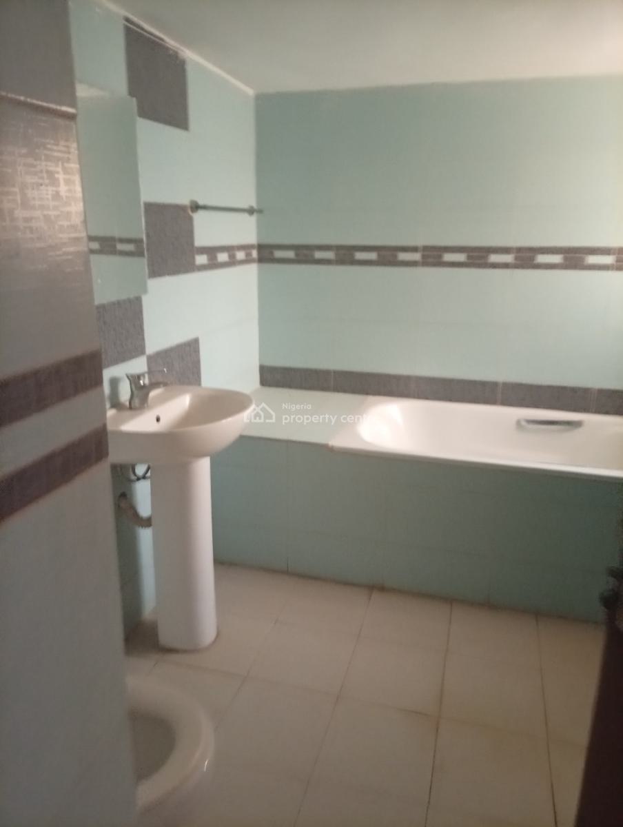 Well Renovated 9 Bedrooms Detached Duplex, Asokoro District, Abuja, Detached Duplex for Rent